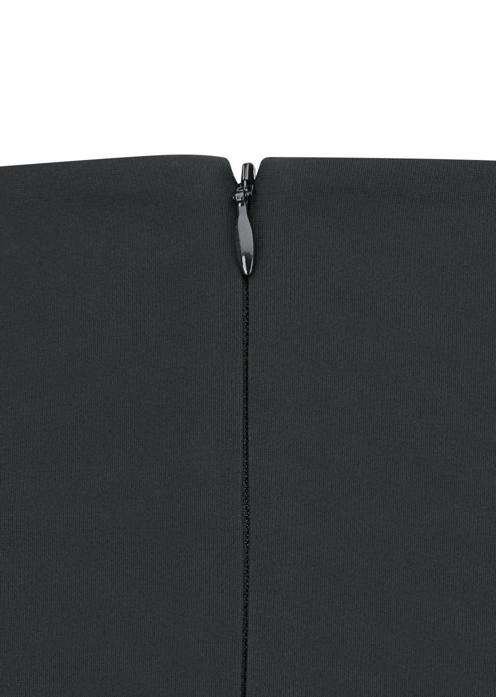 curved silhouette skirt, black