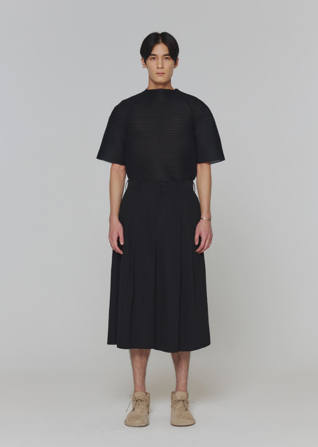 wide bermuda pants, black hover