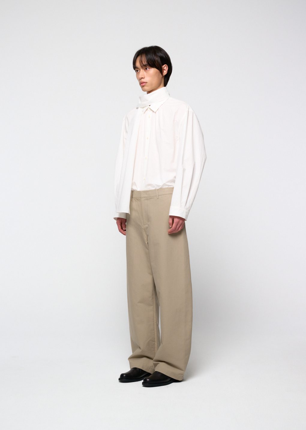 neck shirring shirt, white
