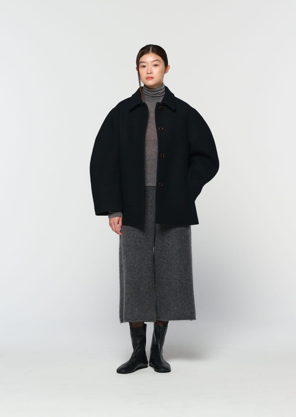hourglass half coat, black