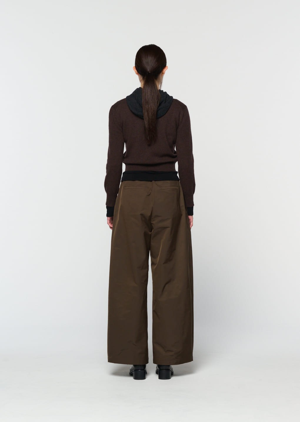 two tuck balloon pants, dark brown