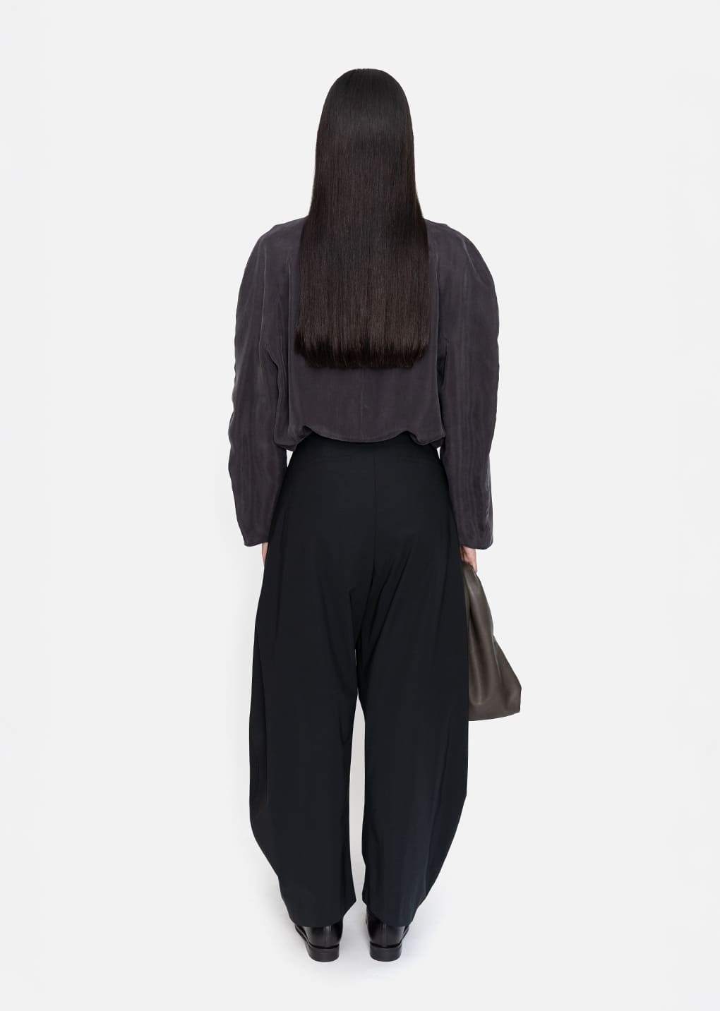 curved silhouette pants, black