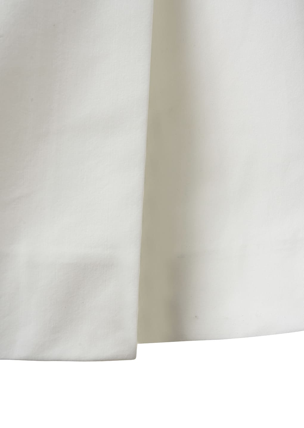 curved silhouette skirt, white