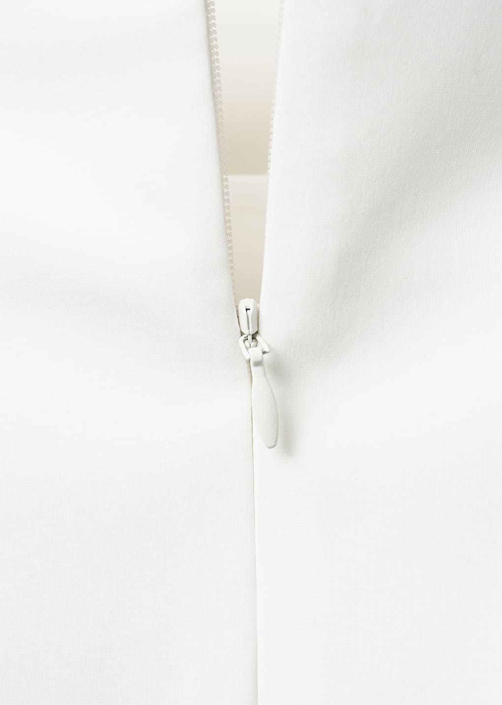 curved silhouette skirt, white