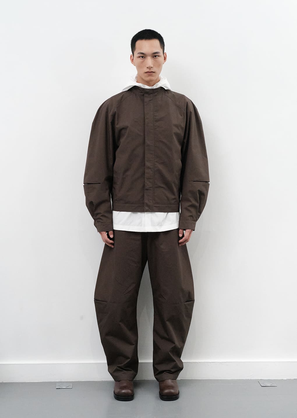 curved zip pants, brown