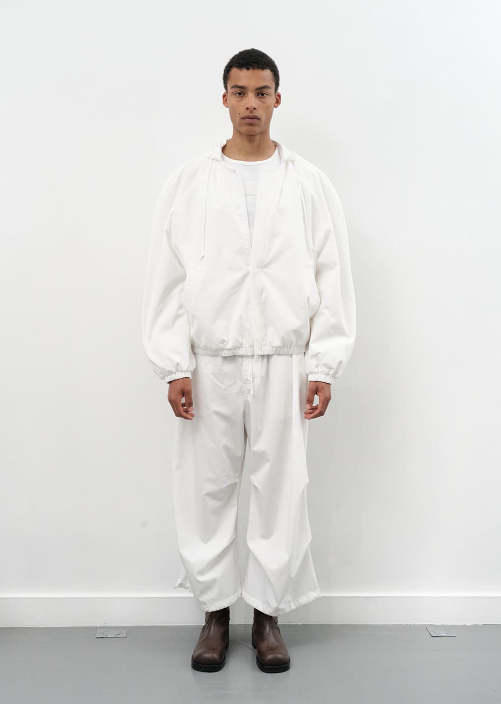 drawstring capri pants, white