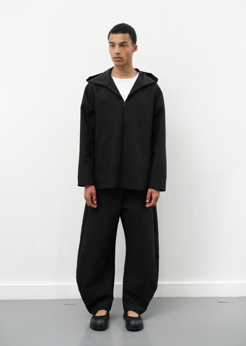 men's curved silhouette pants, black