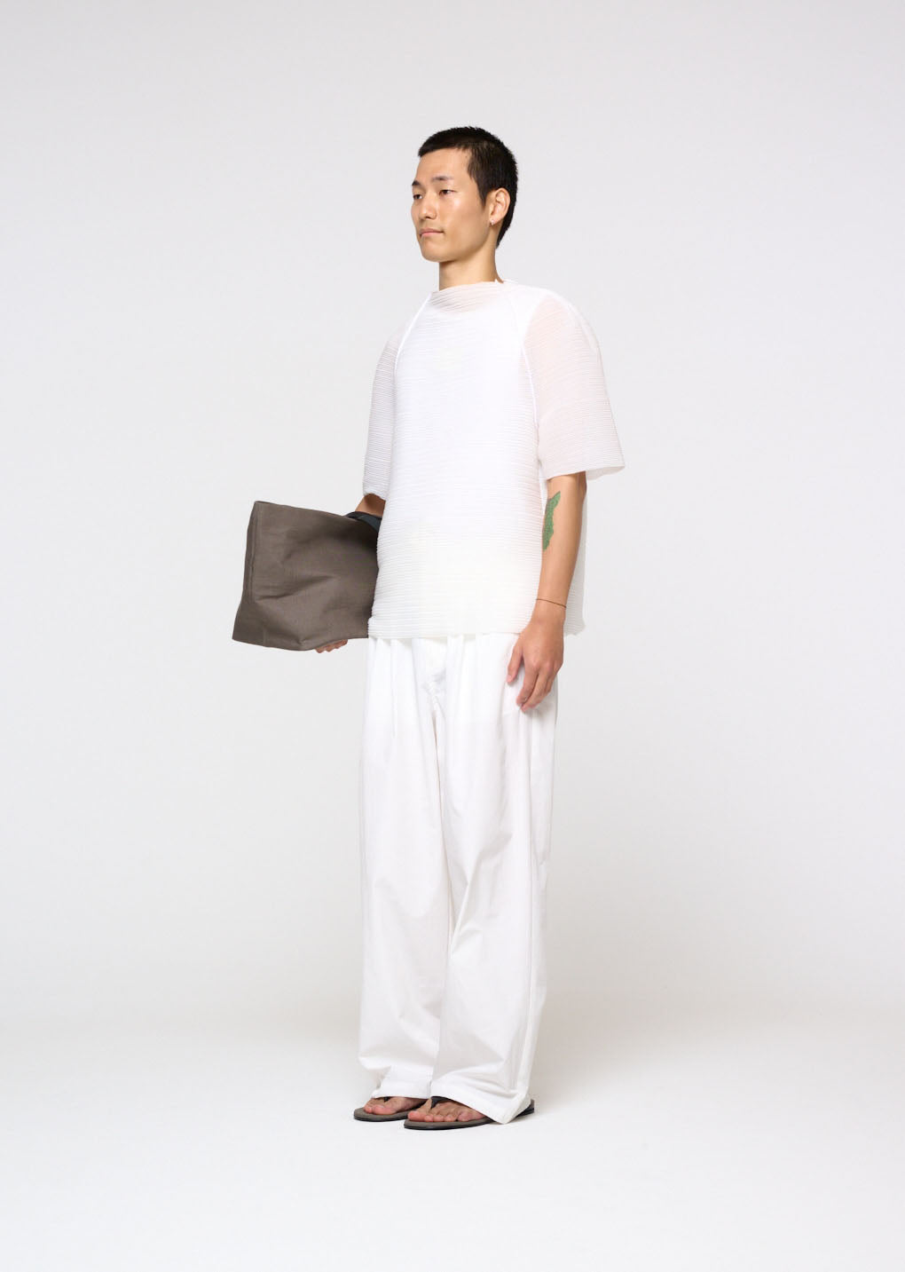 men's pleats raglan top, white