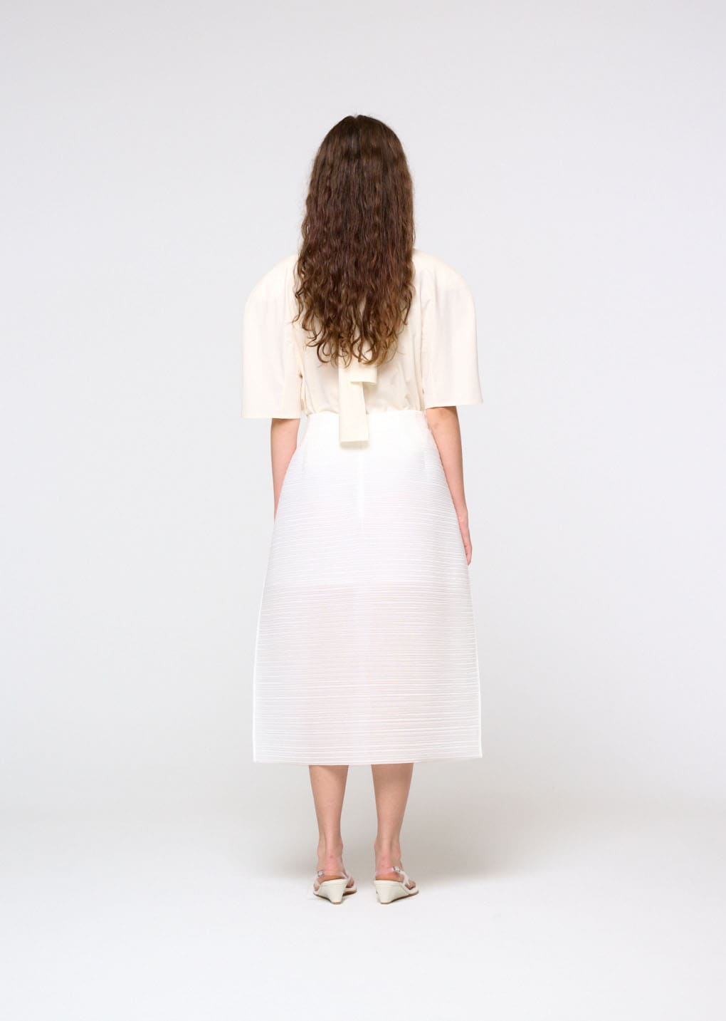 pleats curved skirt, white