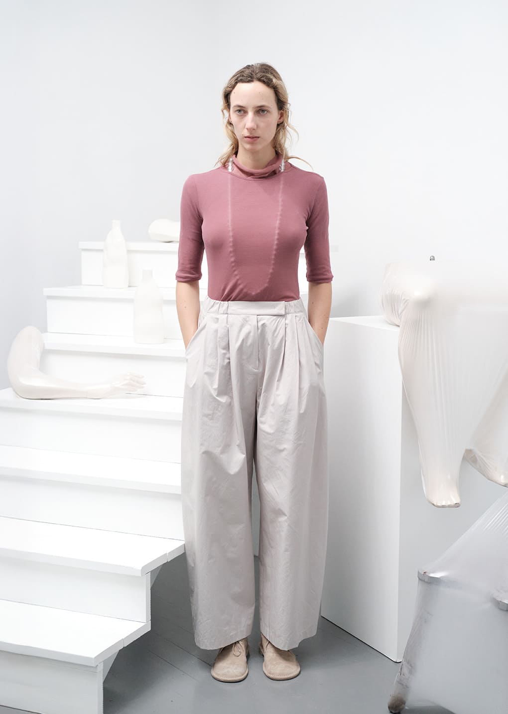 round short sleeve t-shirts, wine hover
