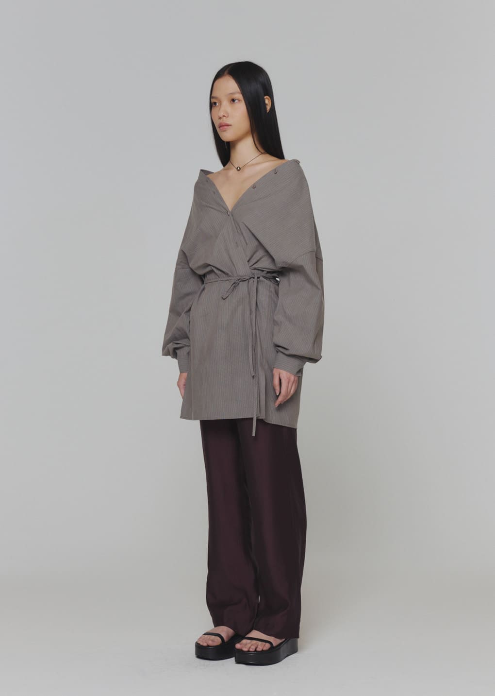 silky banding pants, burgundy