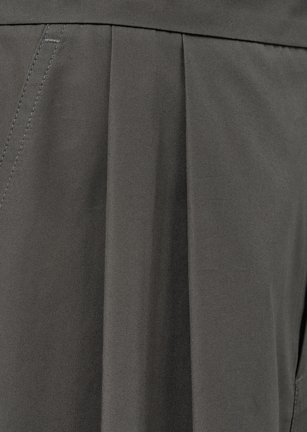 two tuck wide shorts, brown