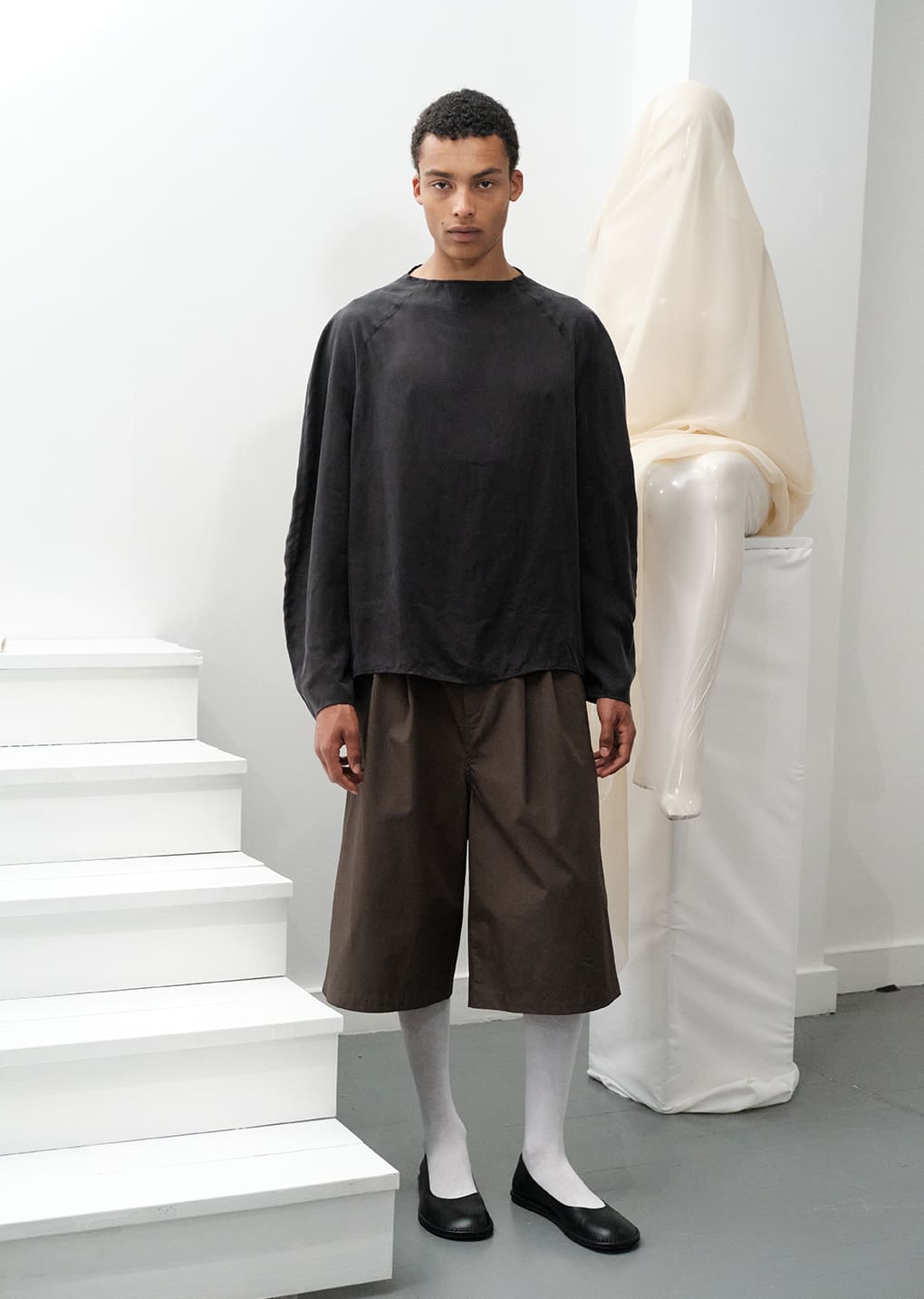 two tuck wide shorts, brown