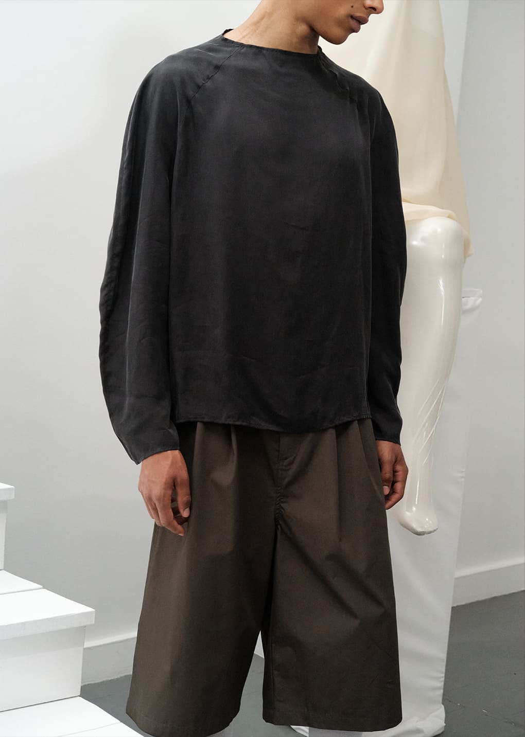 two tuck wide shorts, brown