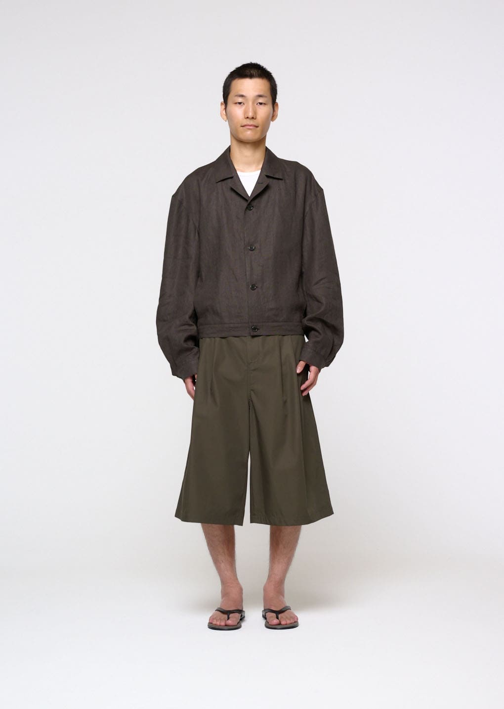 two tuck wide shorts, brown