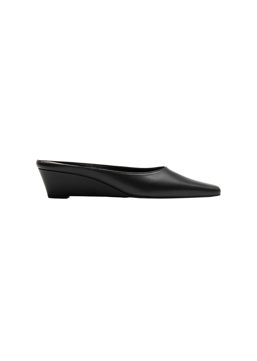 lambskin pointed toe heel, black