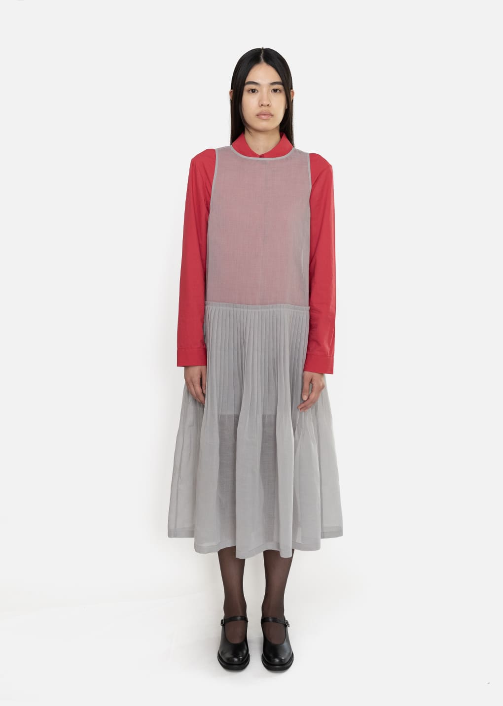 pleated sleeveless dress, grey hover