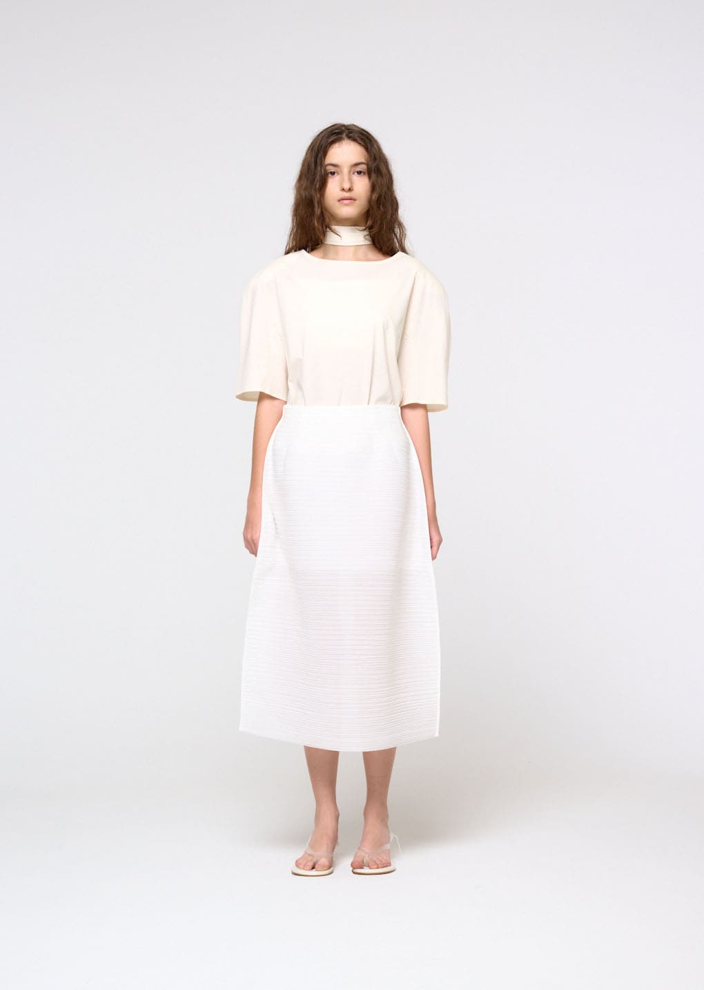 pleats curved skirt, white hover